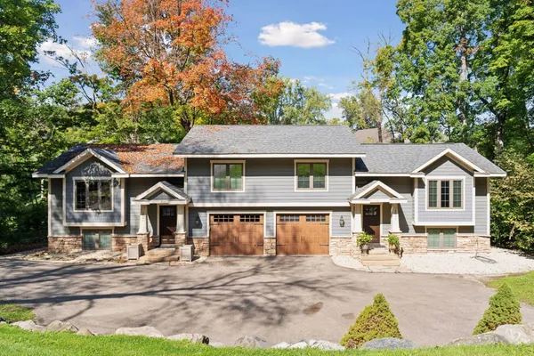 $840,000 | 2595 Lydiard Circle, Excelsior, MN 55331