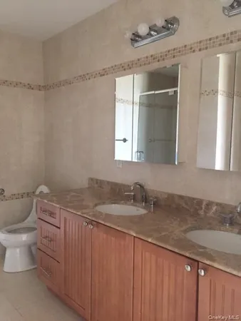 $4,950 | 125 East Broadway, Unit 507, Long Beach, NY 11561