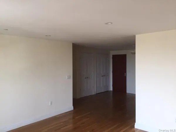 $4,950 | 125 East Broadway, Unit 507, Long Beach, NY 11561