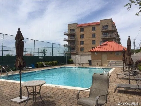 $4,950 | 125 East Broadway, Unit 507, Long Beach, NY 11561