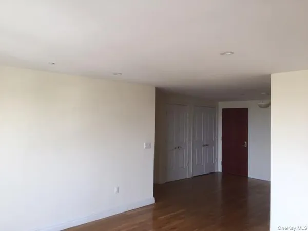 $4,950 | 125 East Broadway, Unit 507, Long Beach, NY 11561
