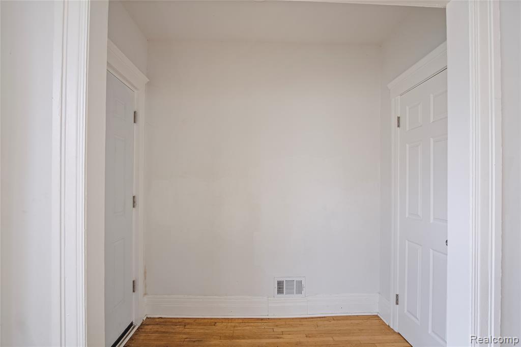 6224 Hecla Street Detroit, MI 48208 - Photo 5 of 21