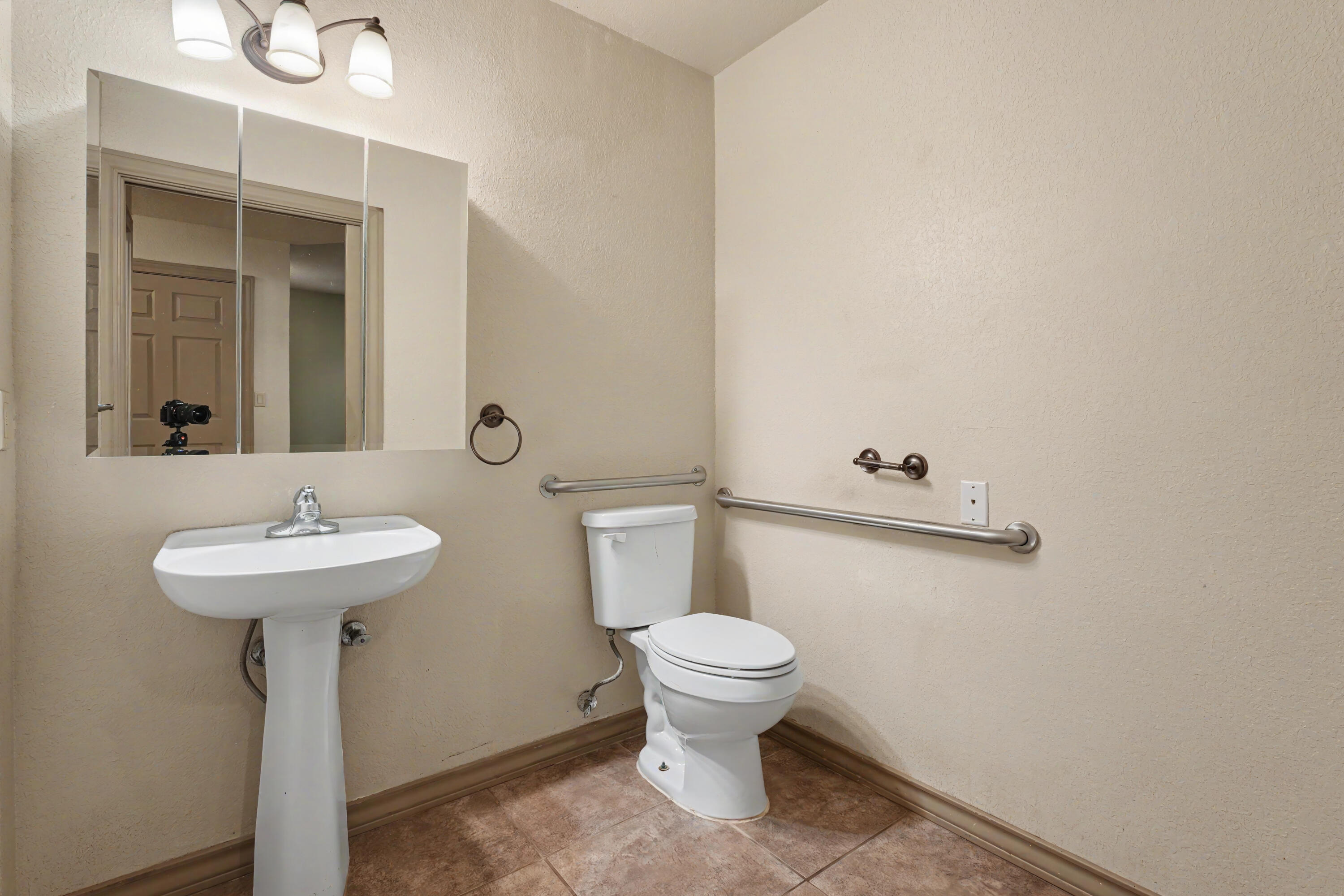 805 South 23rd Street Slaton, TX 79364 - Photo 9 of 22 DSC06977