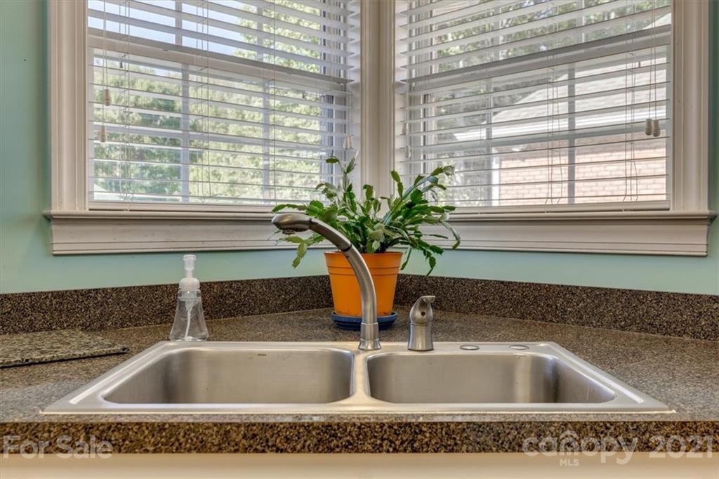 704 Beechnut Court Fort Mill, SC 29708 - Photo 16 of 46 a bath tub sitting next to a window