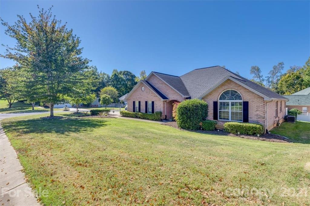 704 Beechnut Court Fort Mill, SC 29708 - Photo 46 of 46 a house view with a garden space