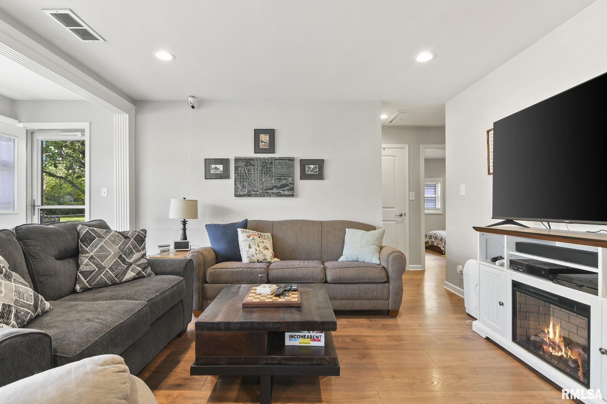 308 East Apple Orchard Road Springfield, IL 62703 - Photo 5 of 24