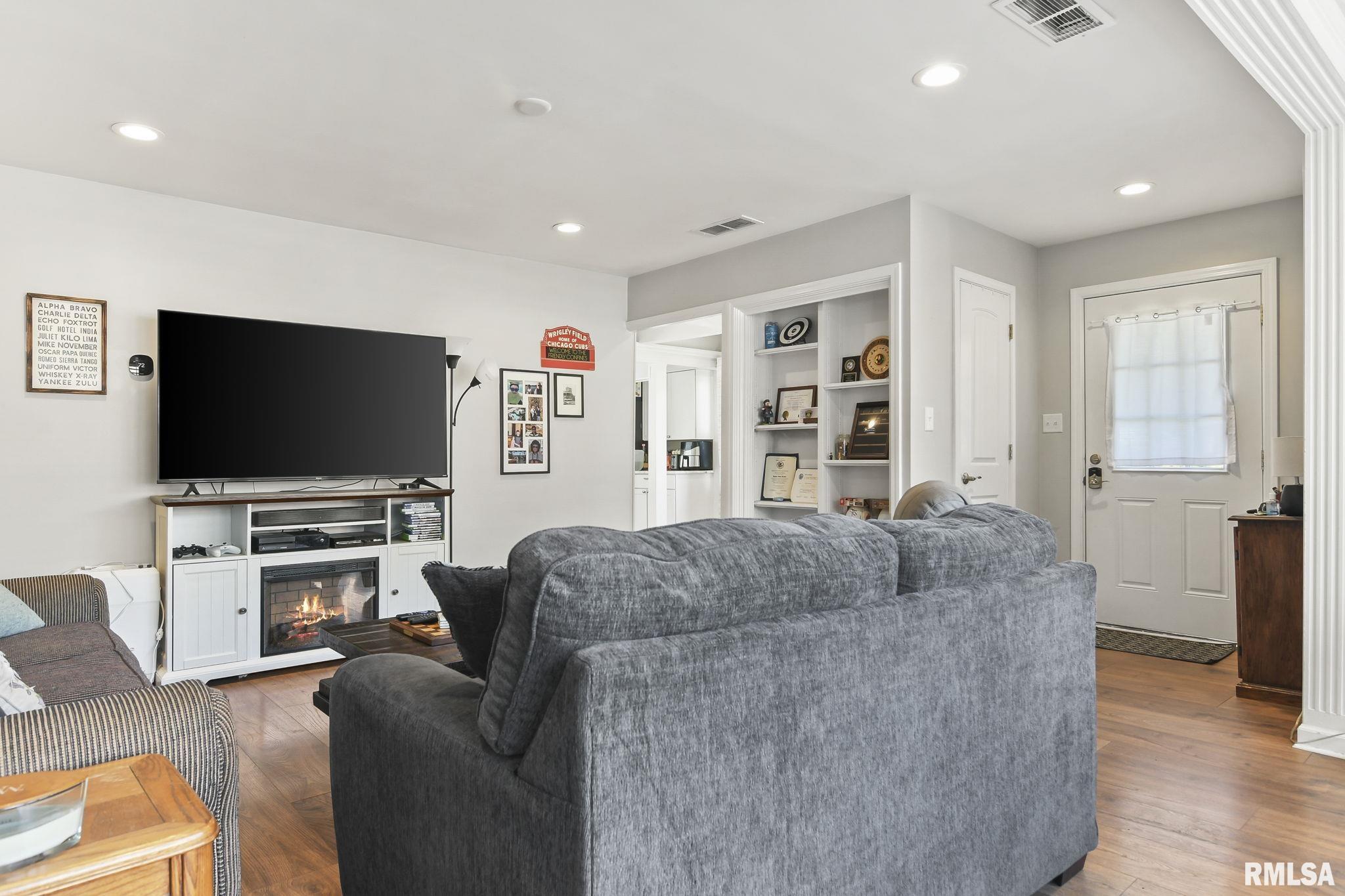 308 East Apple Orchard Road Springfield, IL 62703 - Photo 7 of 24