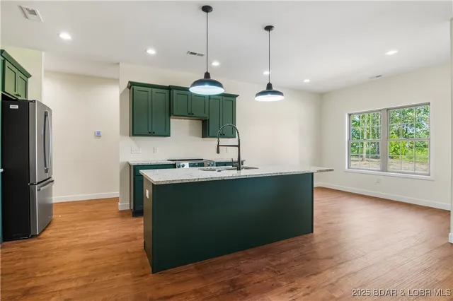 $464,900 | 40 Lady Bug Lane, Camdenton, MO 65020