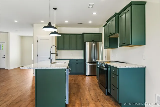 $464,900 | 40 Lady Bug Lane, Camdenton, MO 65020