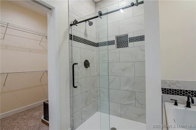 $464,900 | 40 Lady Bug Lane, Camdenton, MO 65020