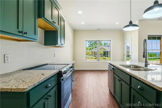 $464,900 | 40 Lady Bug Lane, Camdenton, MO 65020