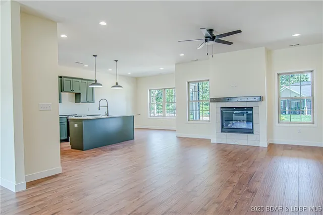 $464,900 | 40 Lady Bug Lane, Camdenton, MO 65020