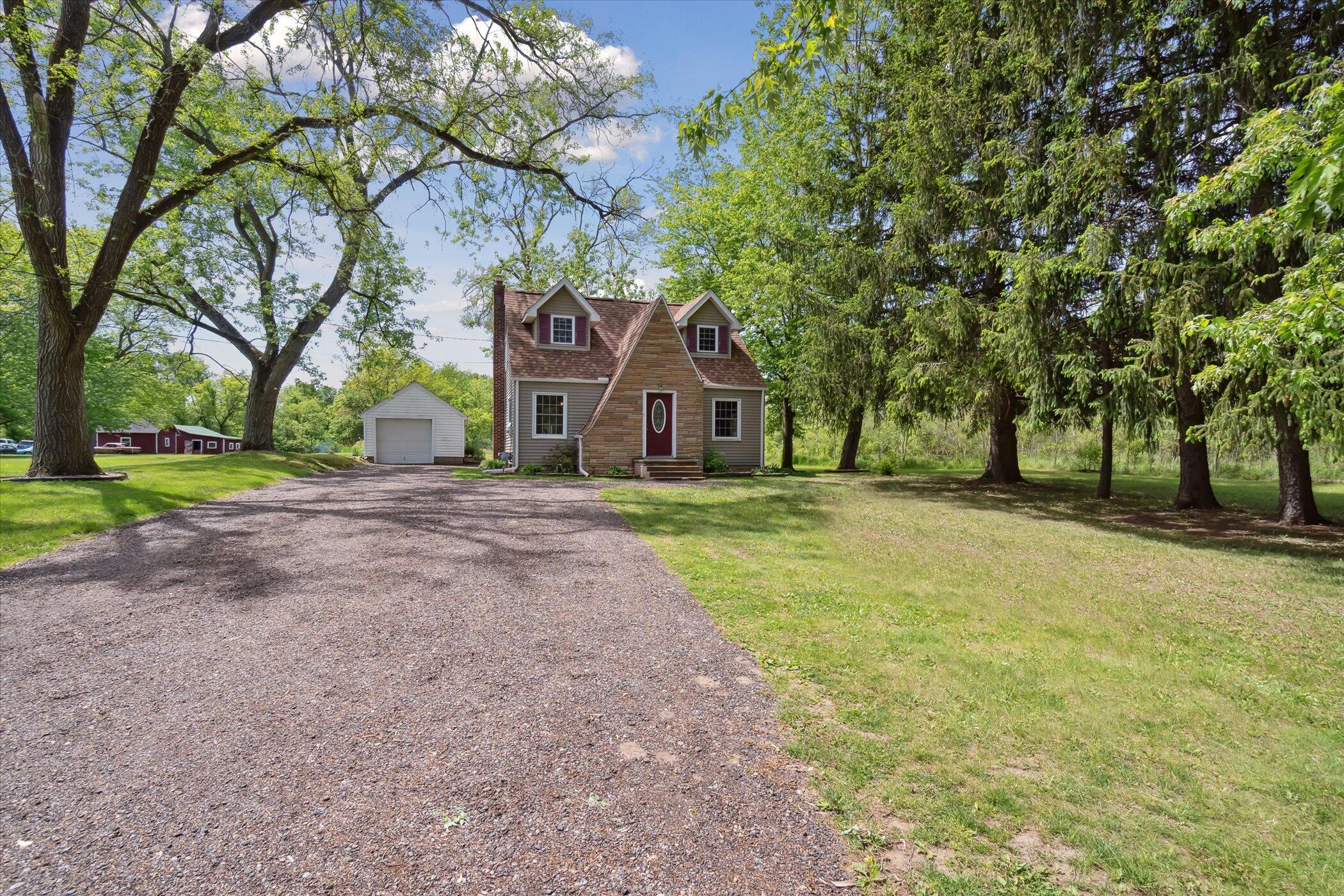3267 Brooklyn Road Jackson, MI 49201 - Photo 2 of 34 02-3267-Brooklyn-Rd-Jackson-MI-49203-Win