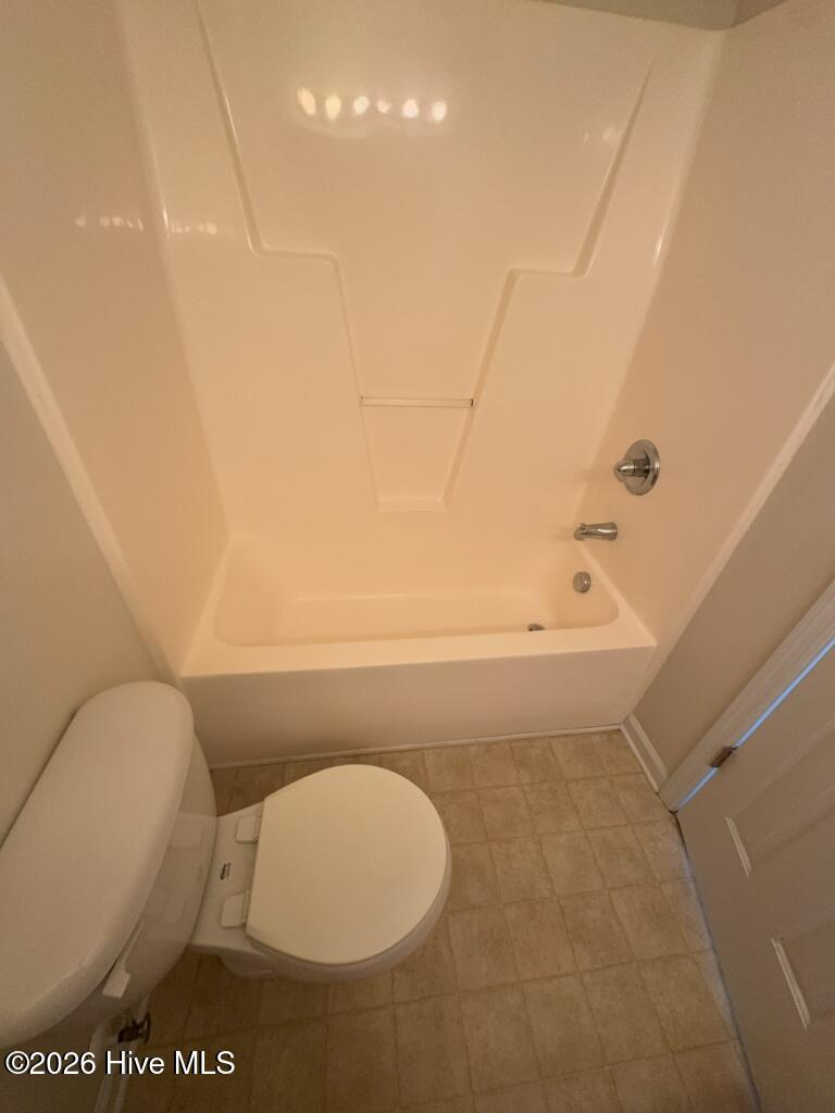 2005 Banister Loop Jacksonville, NC 28546 - Photo 11 of 15 Bathroom 1