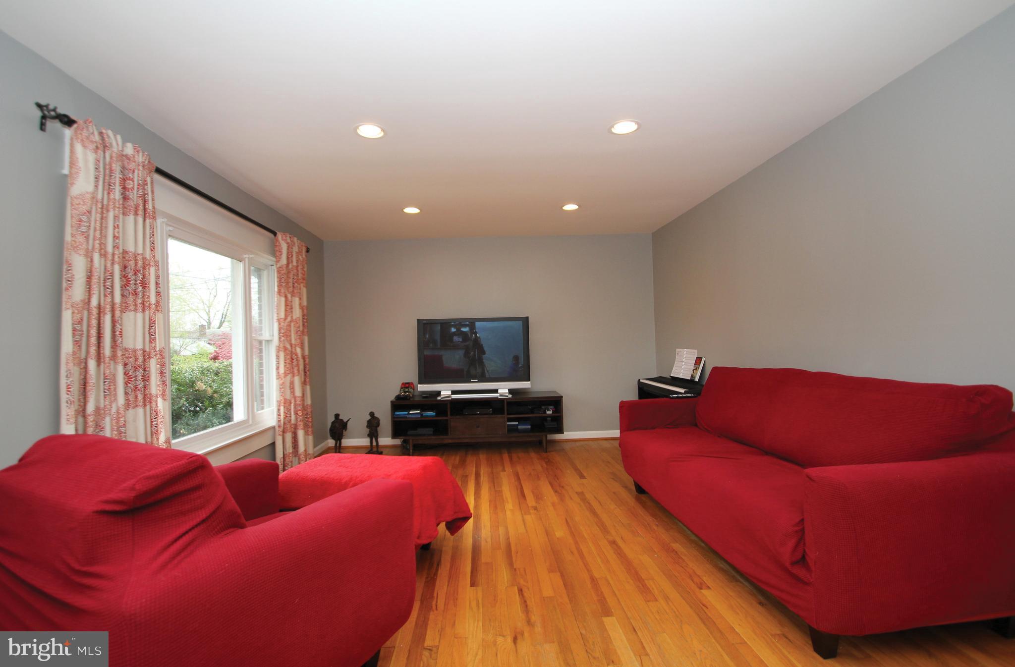 2415 Spencer Road Silver Spring, MD 20910 - Photo 4 of 22 Living Room