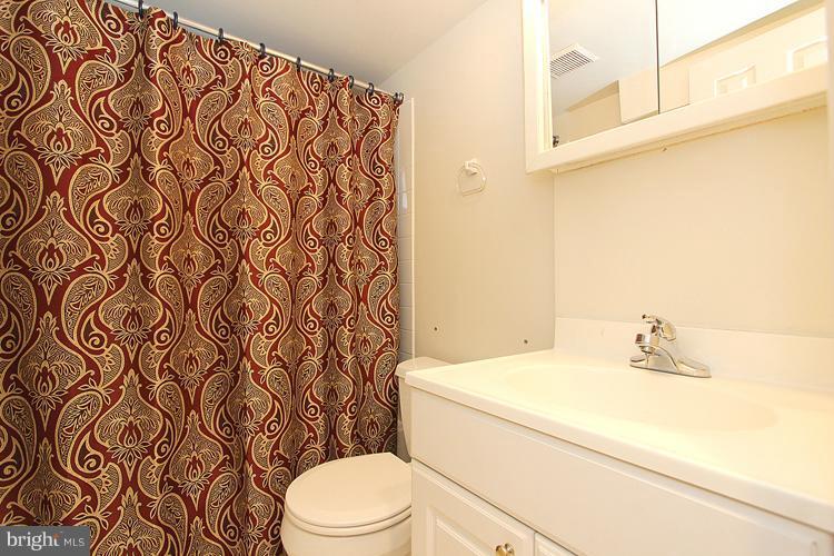 9914 Sutherland Road Silver Spring, MD 20901 - Photo 15 of 20 Bath