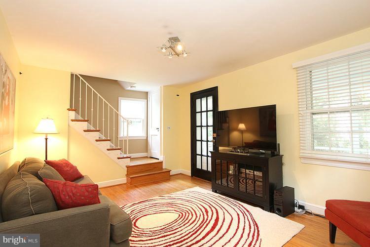 9914 Sutherland Road Silver Spring, MD 20901 - Photo 17 of 20 Family Room