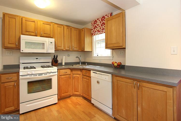 9914 Sutherland Road Silver Spring, MD 20901 - Photo 19 of 20 Kitchen