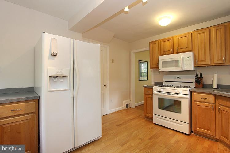 9914 Sutherland Road Silver Spring, MD 20901 - Photo 8 of 20 Kitchen