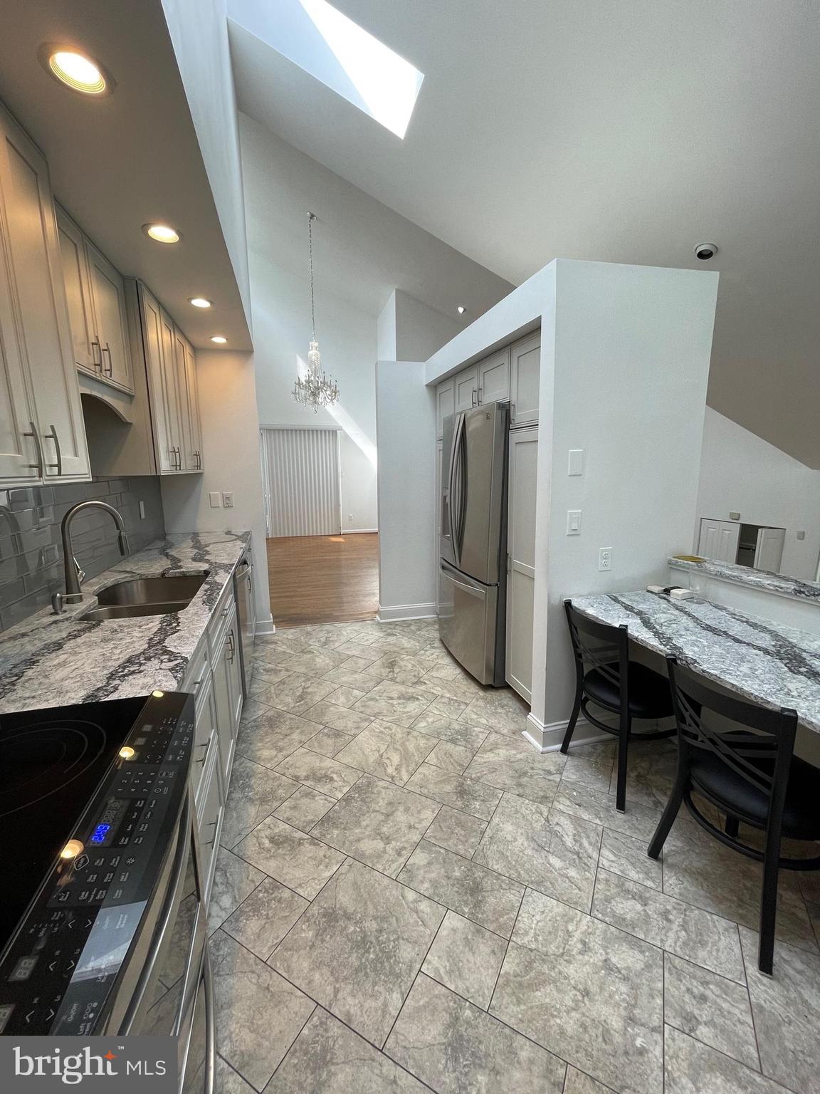 6251 Softshade Way Columbia, MD 21045 - Photo 5 of 54