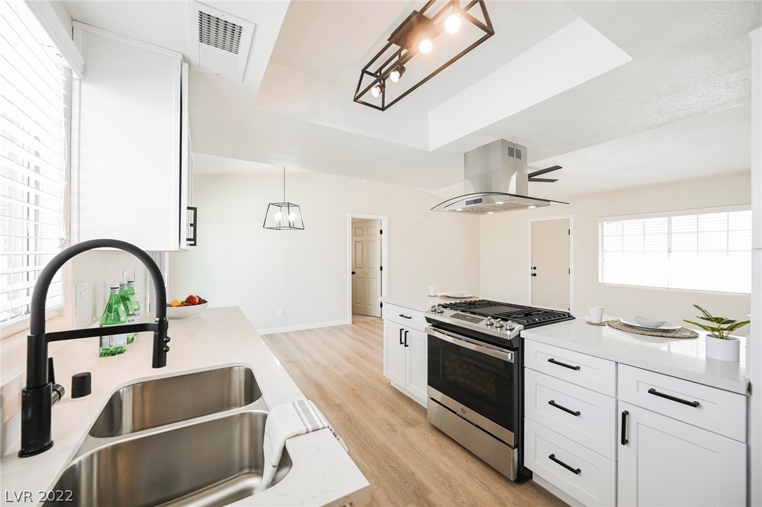 401 East Rolly Street Henderson, NV 89011 - Photo 2 of 30 Gallery Image 2