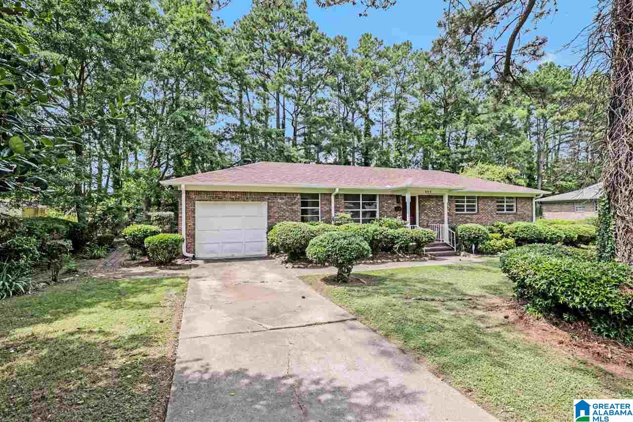 604 Willowbrook Road Fairfield, AL 35064 - Photo 2 of 28