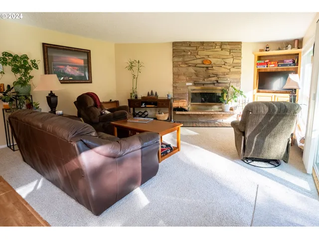 $389,000 | 68712 East Fairway Estates Road, Welches, OR 97067