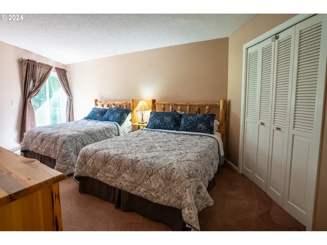 $389,000 | 68712 East Fairway Estates Road, Welches, OR 97067