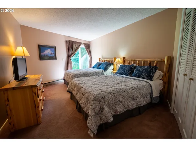 $389,000 | 68712 East Fairway Estates Road, Welches, OR 97067