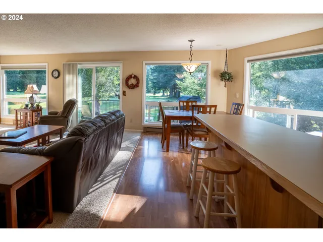 $389,000 | 68712 East Fairway Estates Road, Welches, OR 97067