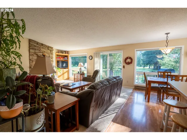 $389,000 | 68712 East Fairway Estates Road, Welches, OR 97067