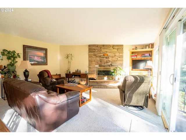 $389,000 | 68712 East Fairway Estates Road, Welches, OR 97067