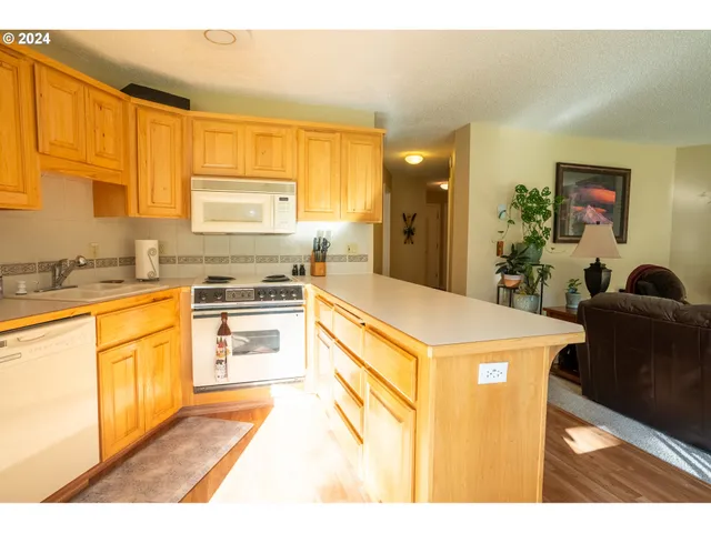 $389,000 | 68712 East Fairway Estates Road, Welches, OR 97067