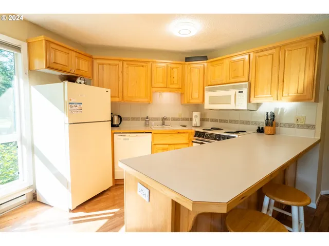 $389,000 | 68712 East Fairway Estates Road, Welches, OR 97067