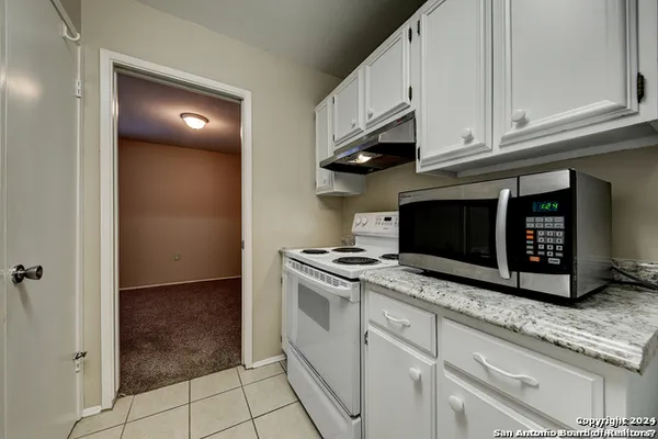 $1,500 | 12810 Weeping Oak Trail, Live Oak, TX 78233