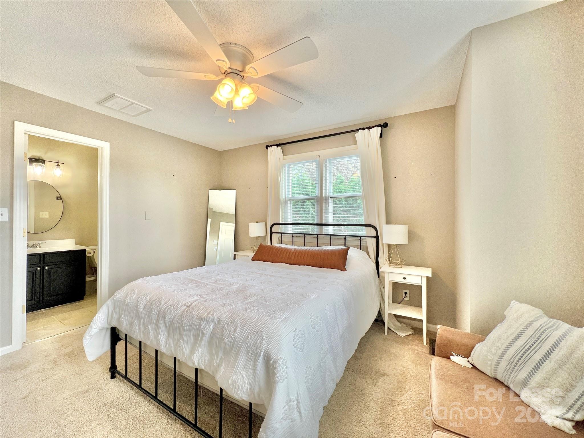 333 Circle Avenue, Unit B Charlotte, NC 28207 - Photo 12 of 19