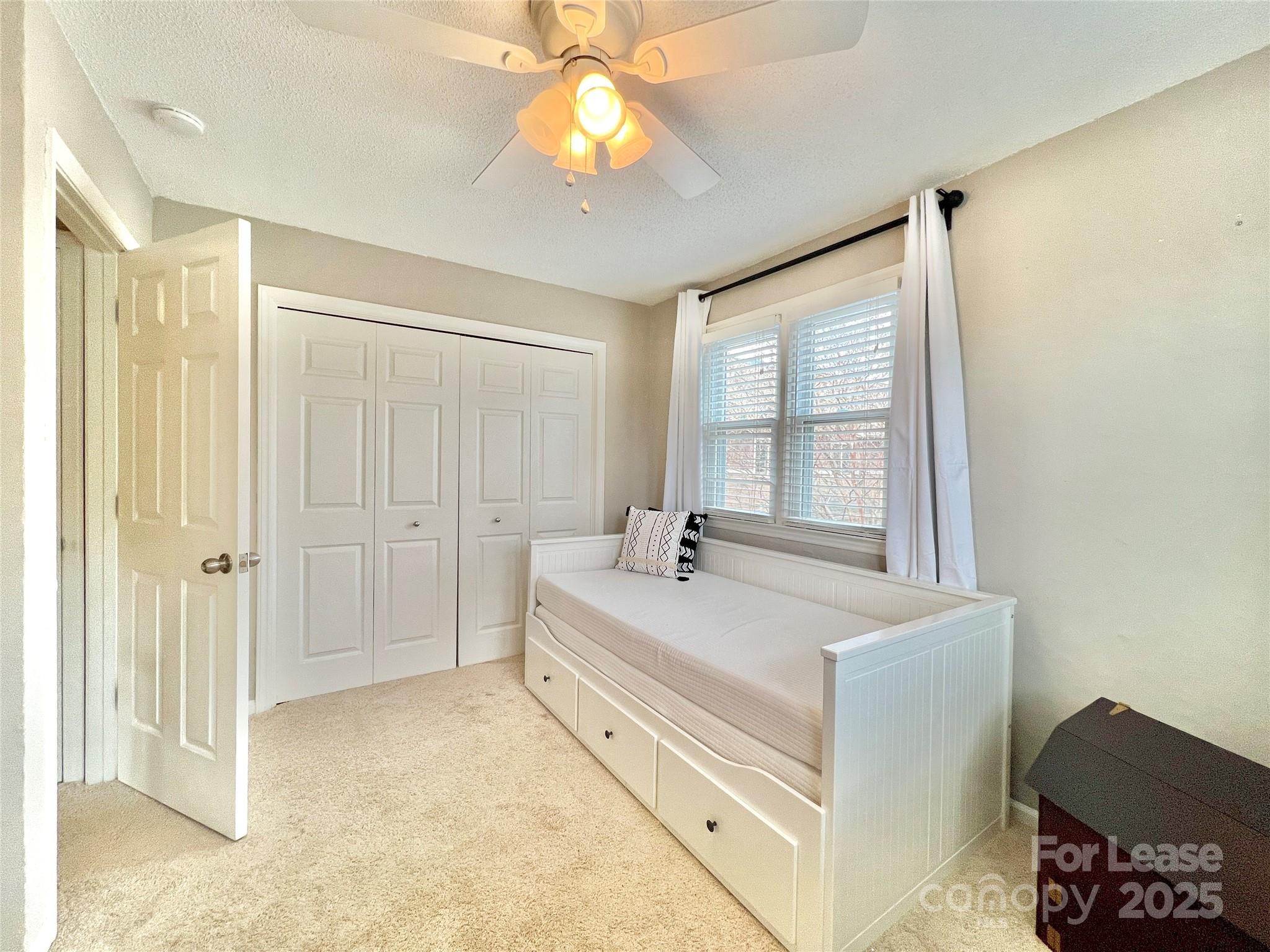 333 Circle Avenue, Unit B Charlotte, NC 28207 - Photo 16 of 19