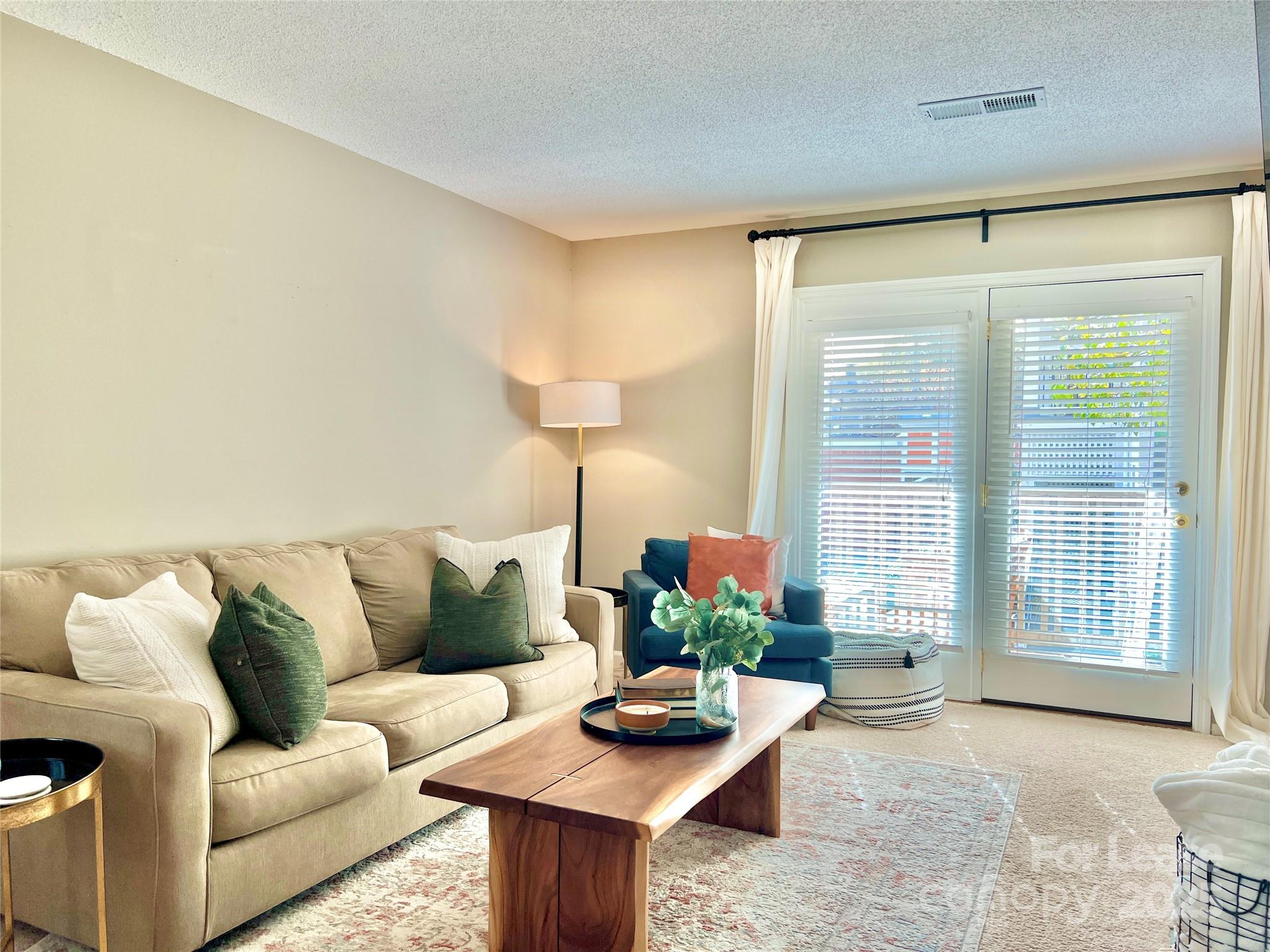 333 Circle Avenue, Unit B Charlotte, NC 28207 - Photo 2 of 19