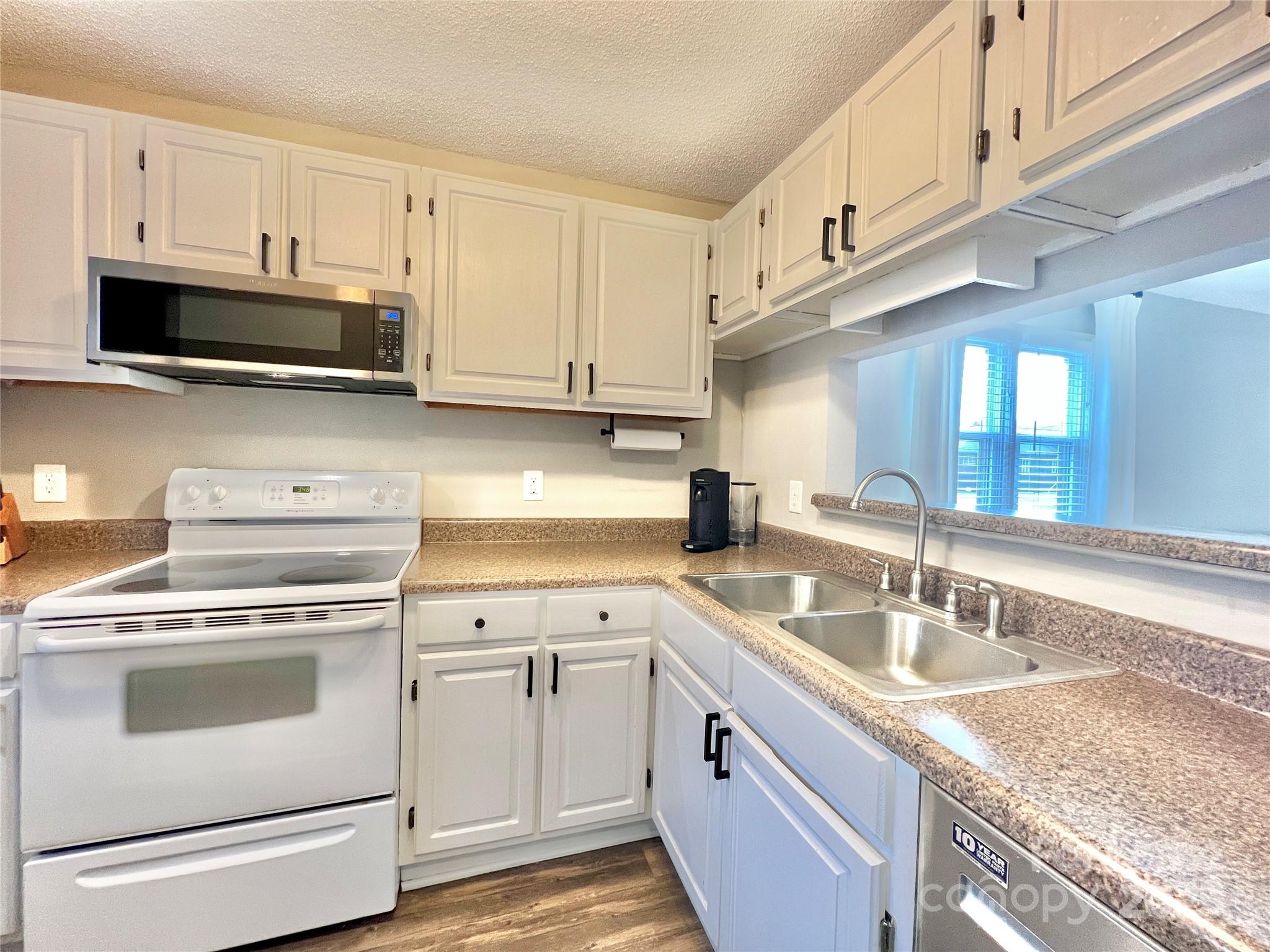 333 Circle Avenue, Unit B Charlotte, NC 28207 - Photo 5 of 19