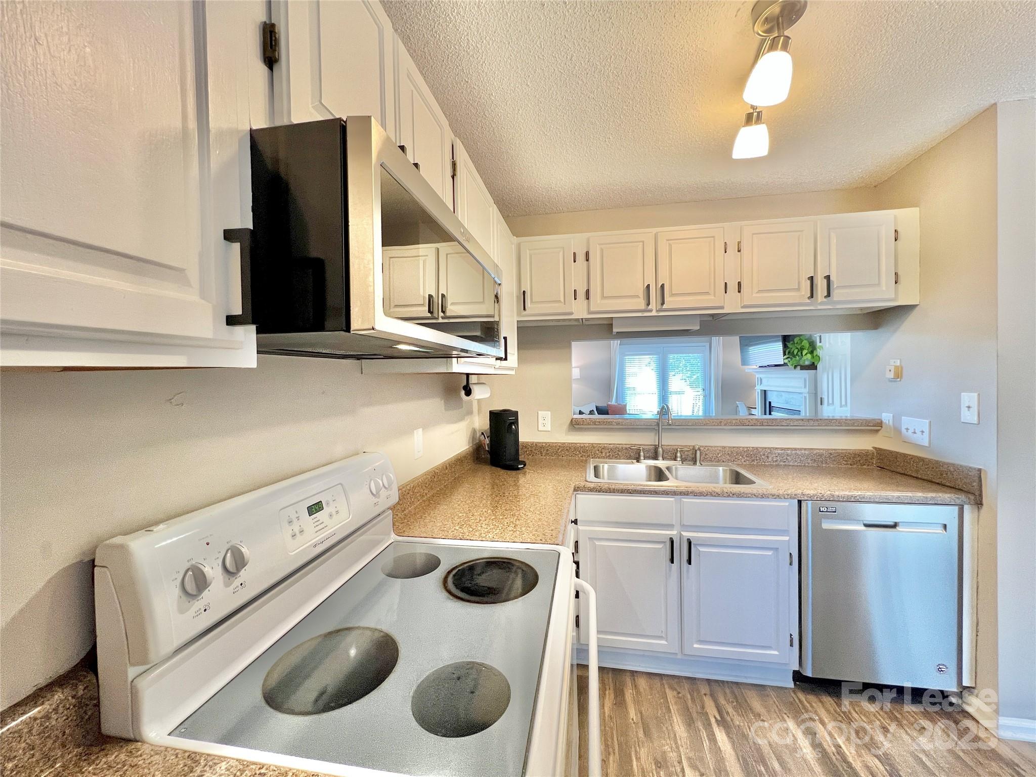 333 Circle Avenue, Unit B Charlotte, NC 28207 - Photo 6 of 19