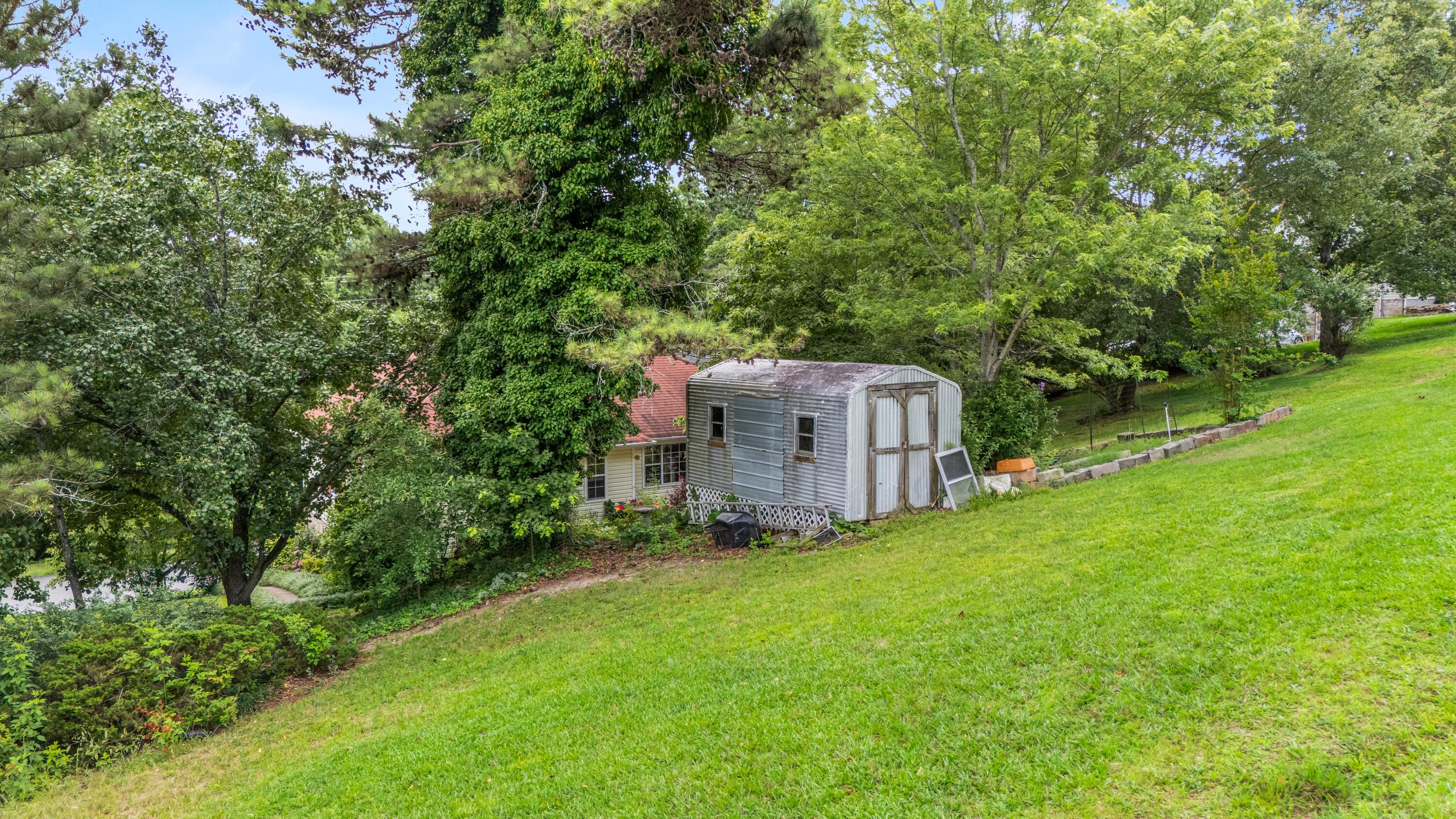 310 Castleview Drive Ringgold, GA 30736 - Photo 8 of 45 DJI_20250620174626_0140_D