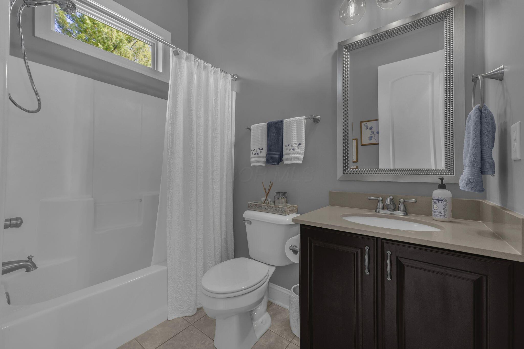 5042 Henderson Heights Road Columbus, OH 43220 - Photo 33 of 57 2nd Bed En Suite