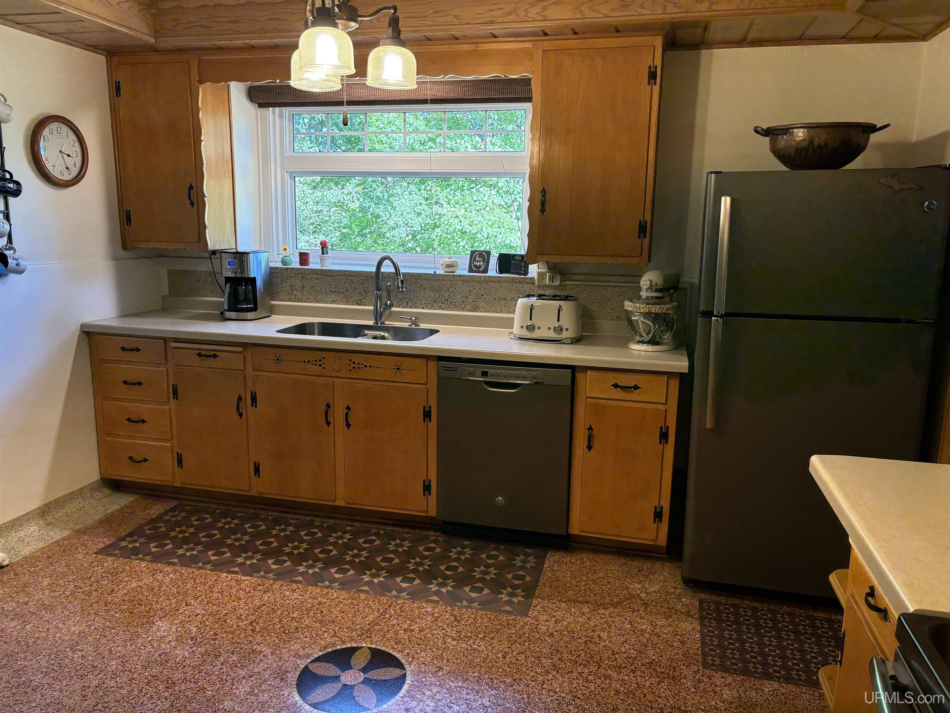 613 2nd Avenue North Hurley, WI 54534 - Photo 7 of 63