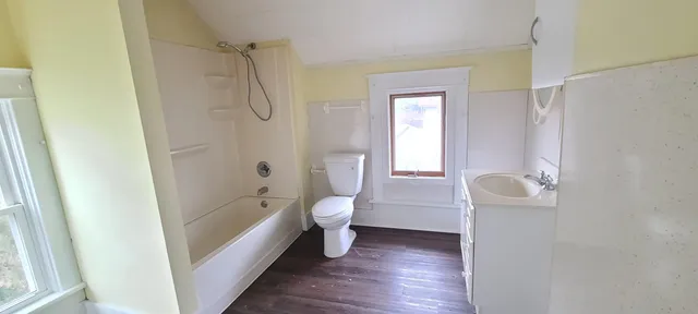 $89,900 | 507 Lester Street, Mount Carroll, IL 61053