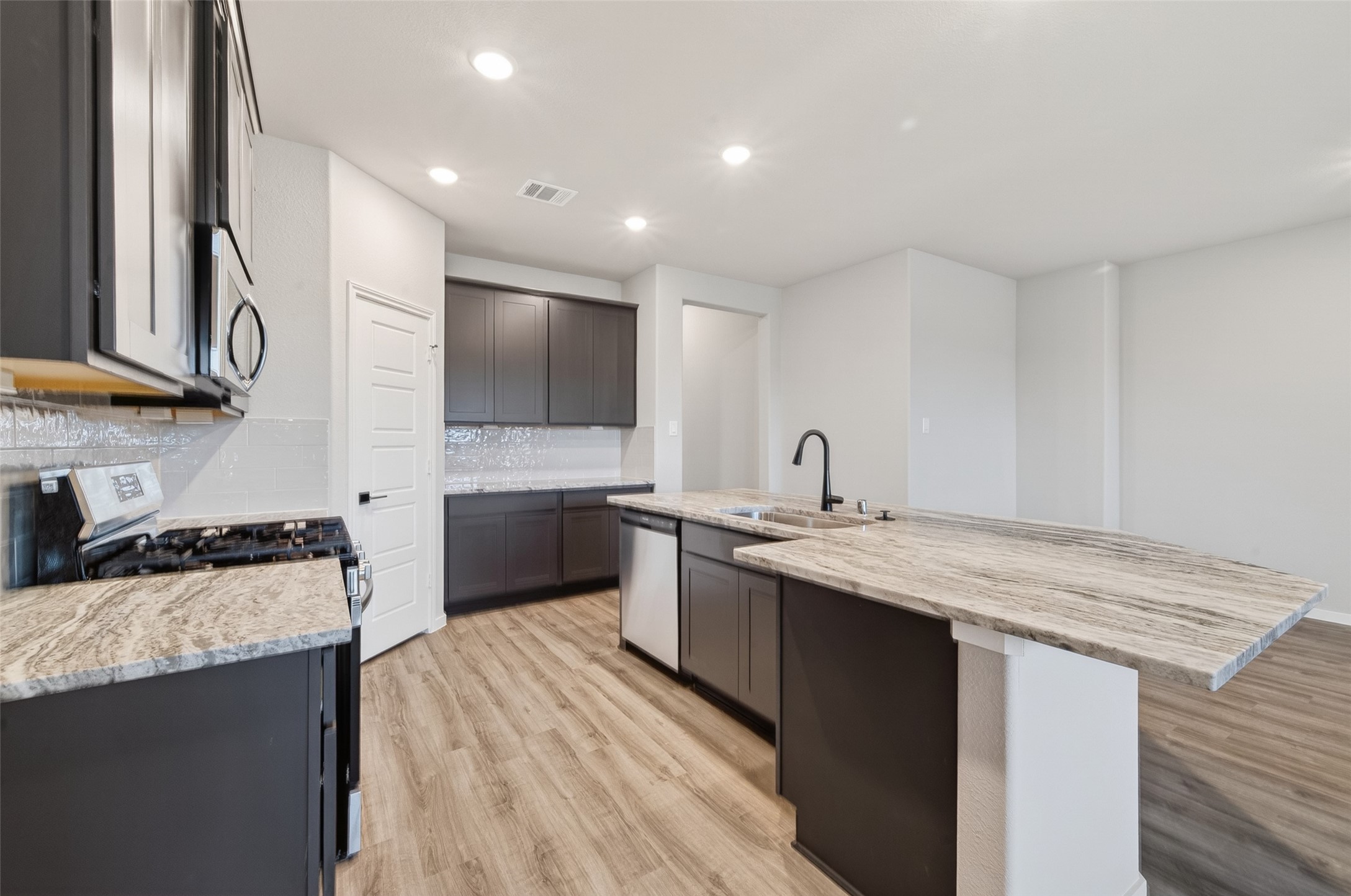 20915 Attalos Stoa Road Crosby, TX 77532 - Photo 12 of 36