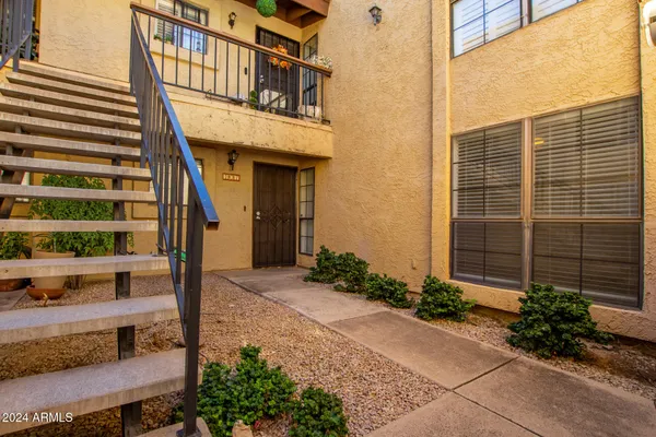 $229,900 | 8201 North 21st Drive, Unit C107, Phoenix, AZ 85021