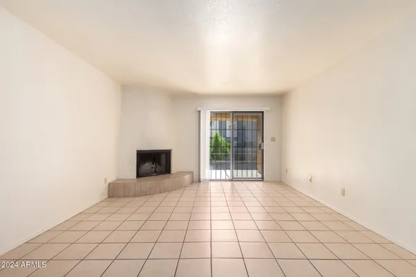 $229,900 | 8201 North 21st Drive, Unit C107, Phoenix, AZ 85021