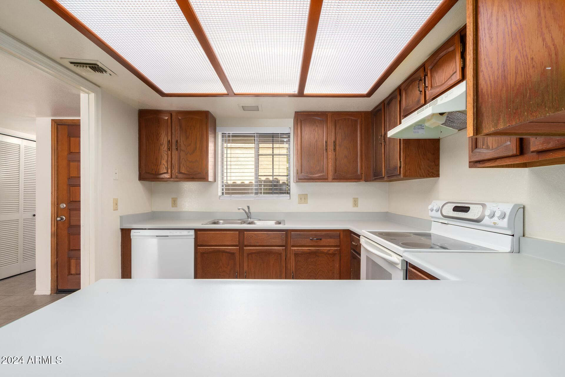 8201 North 21st Drive, Unit C107 Phoenix, AZ 85021 - Photo 10 of 29 11-21st