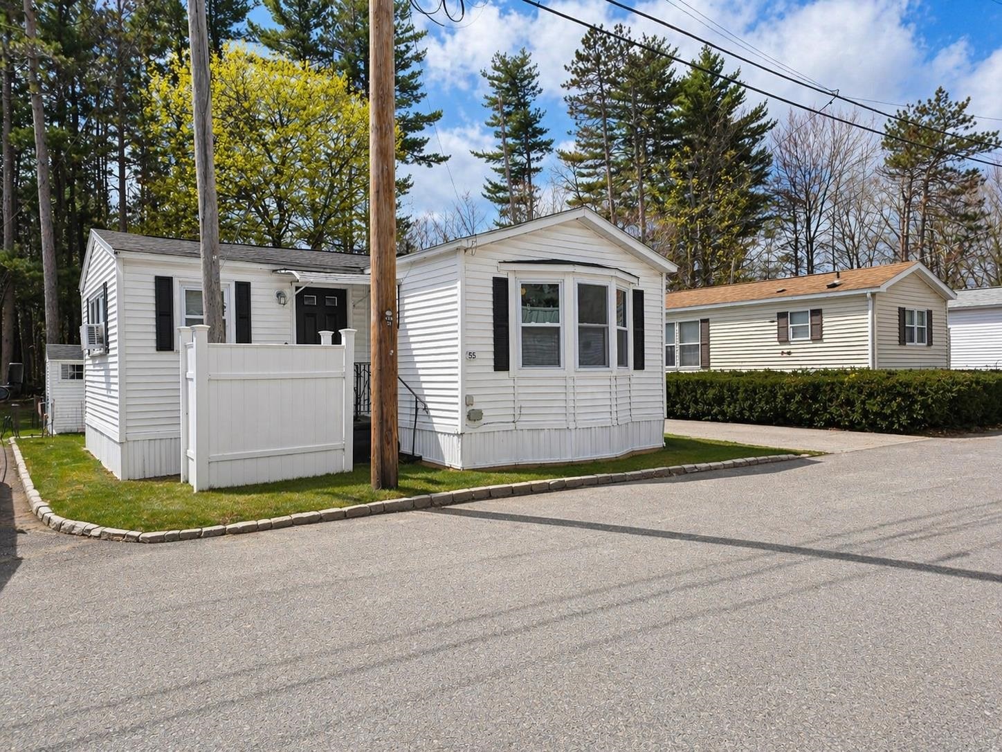 55 Thistle Way Manchester, NH 03109 - Photo 3 of 15