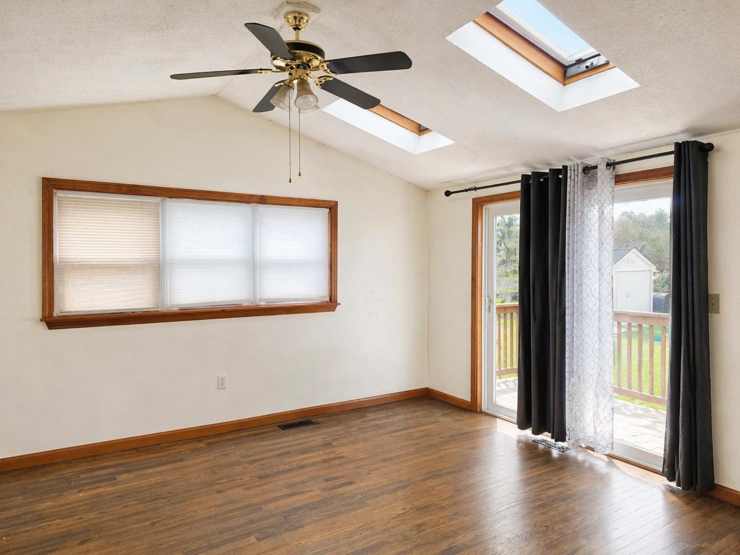 55 Thistle Way Manchester, NH 03109 - Photo 7 of 15